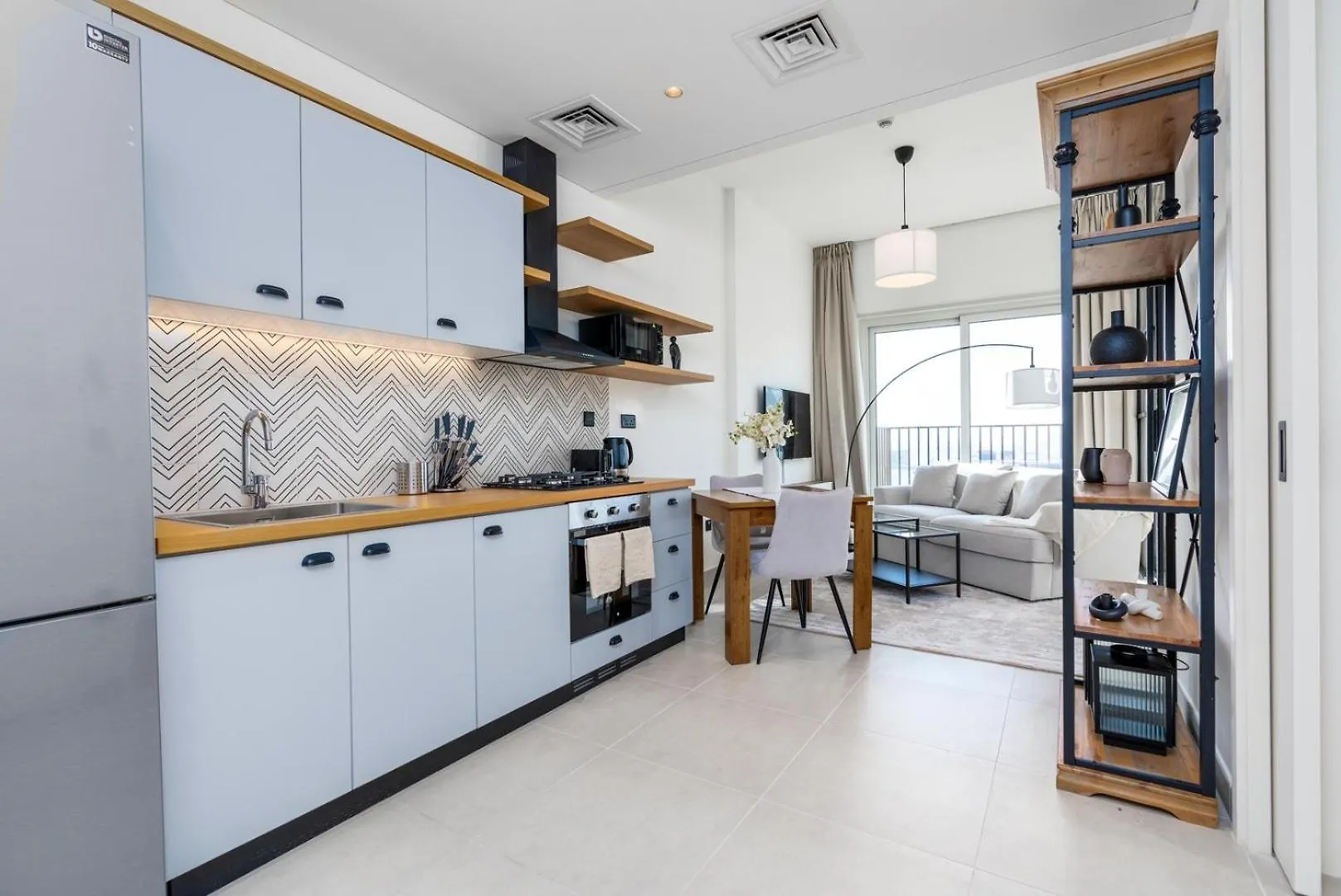 Chic Bright One Bedroom Suite Dubai