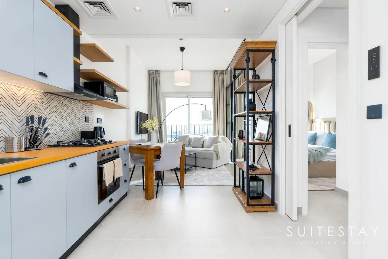 Chic Bright One Bedroom Suite Dubai Apartment