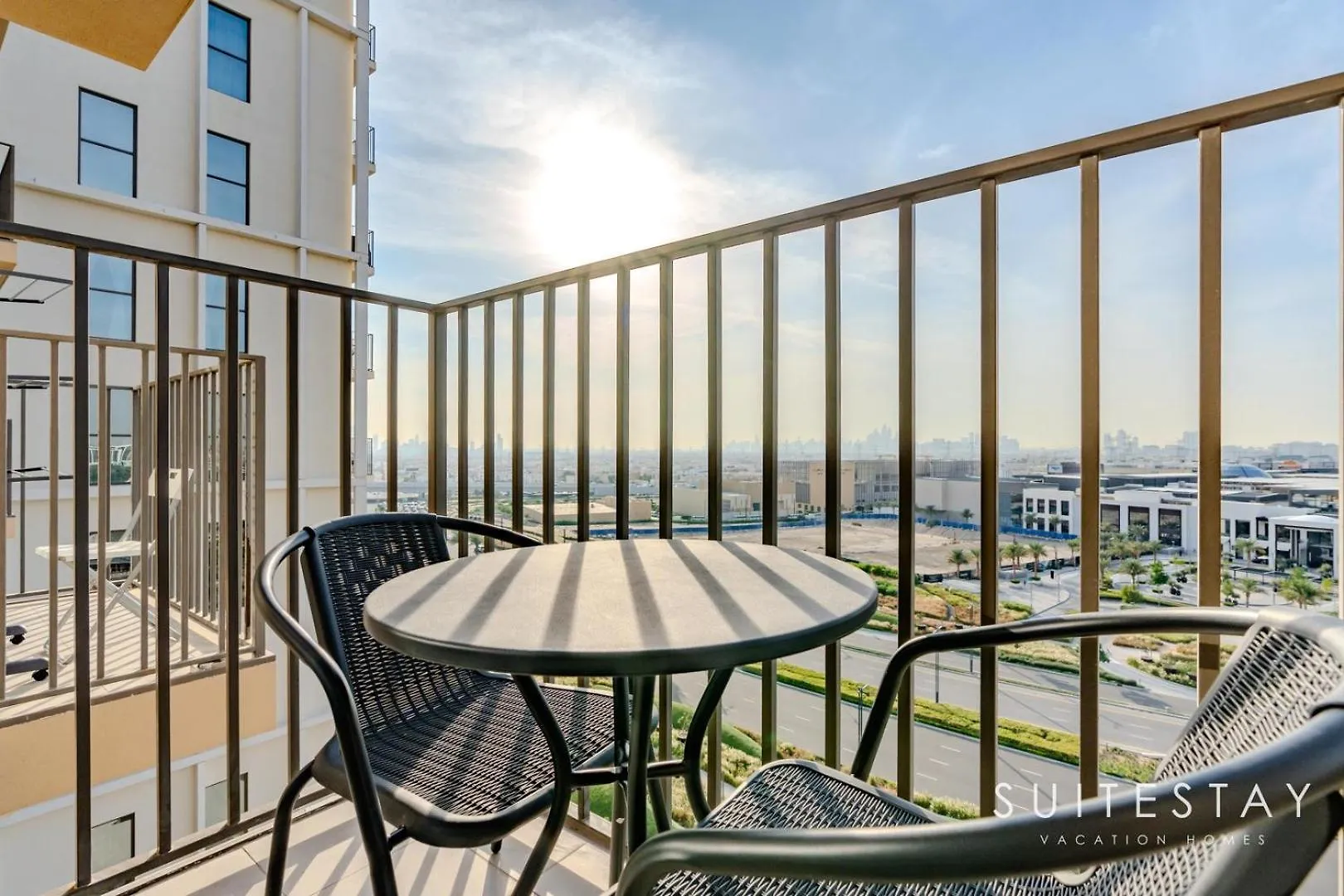 Chic Bright One Bedroom Suite Dubai